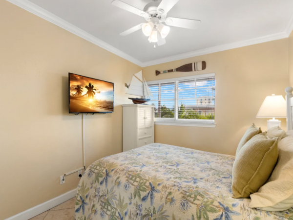 Indian Shores Beach  2 bedroom Condo